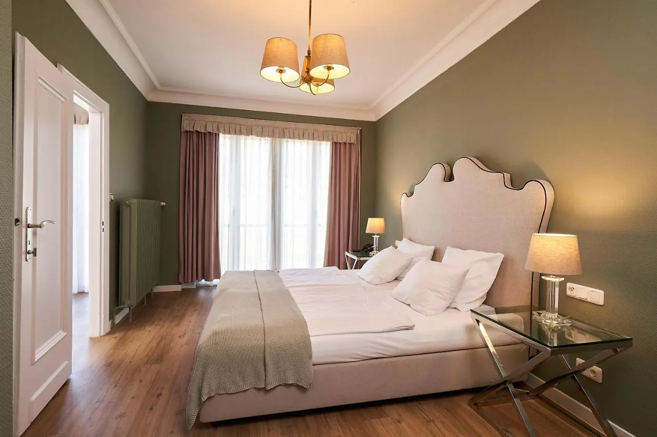 Hotel Monopol - Central Station Frankfurt am Main 4*,  Almanya