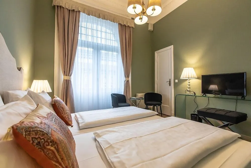 Hotel Monopol - Central Station Frankfurt am Main
