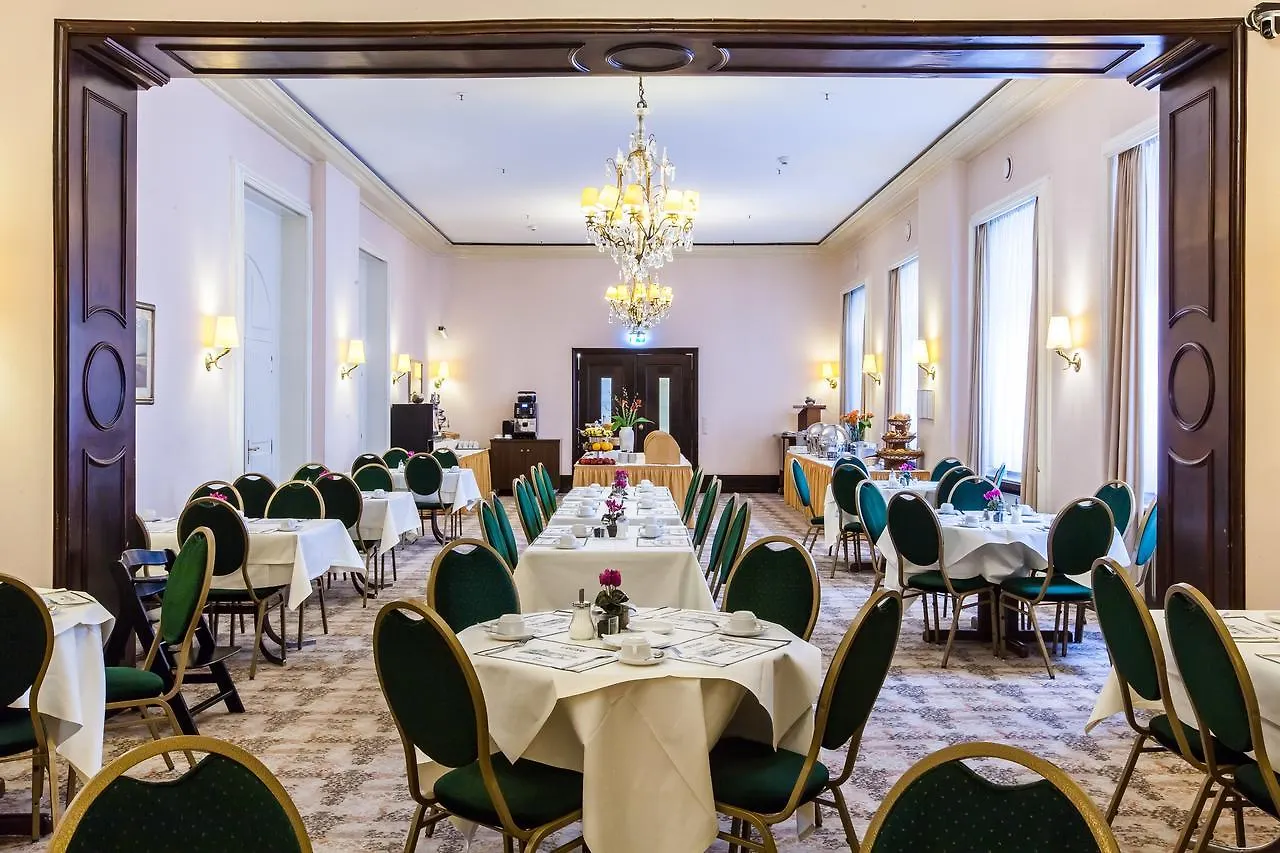 Hotel Monopol - Central Station Frankfurt am Main 4*,  Almanya