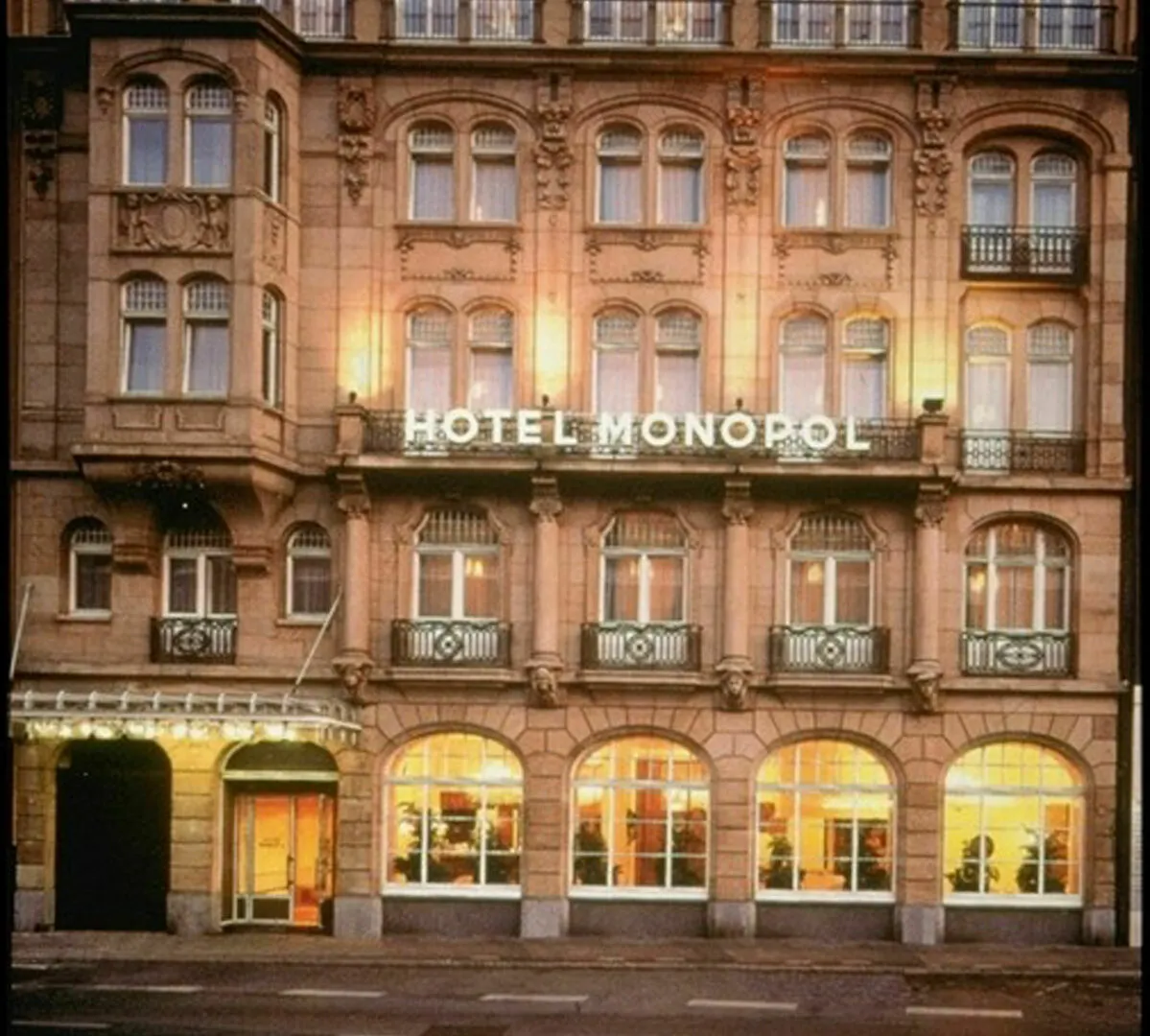 Hotel Monopol - Central Station Frankfurt am Main 4*,
